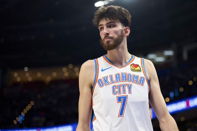 班凯罗27分米切尔50分 魔术力克骑士3-3进抢七